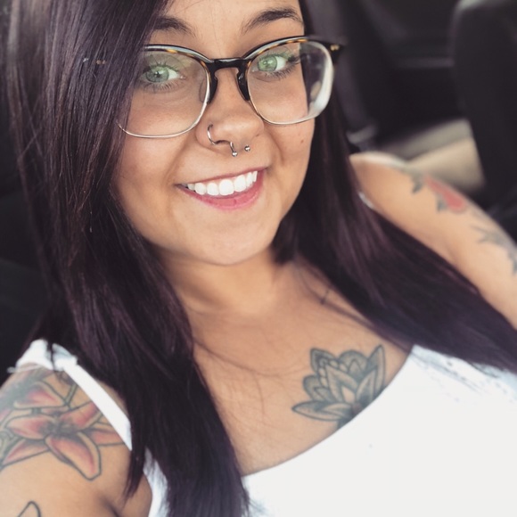 Meet your Posher, Rileigh - Picture 1 of 1